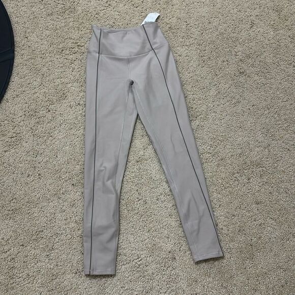 NWT Abercrombie and Fitch Your Personal best Leggings XS - Picture 1 of 5